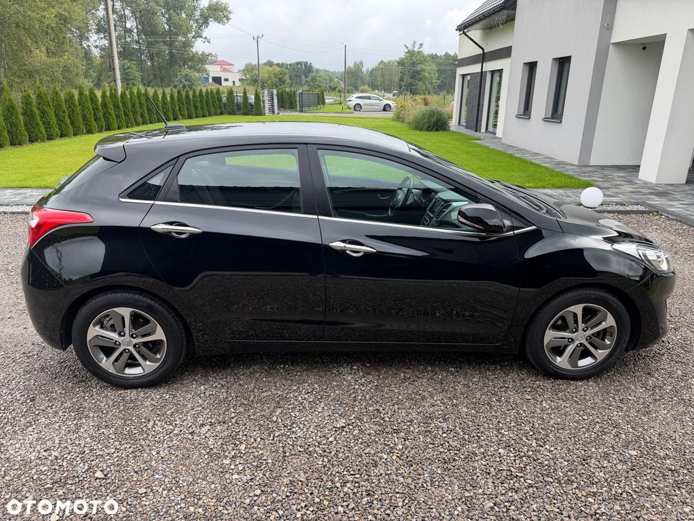 Hyundai i30 blue 1.6 GDI YES Gold - 12