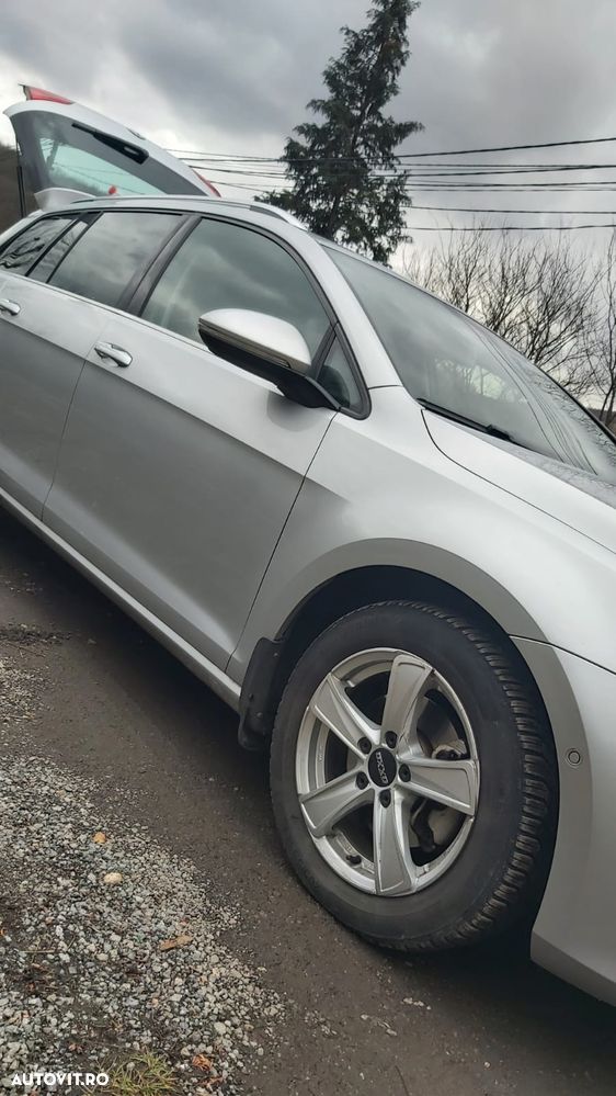 Volkswagen Golf - 26