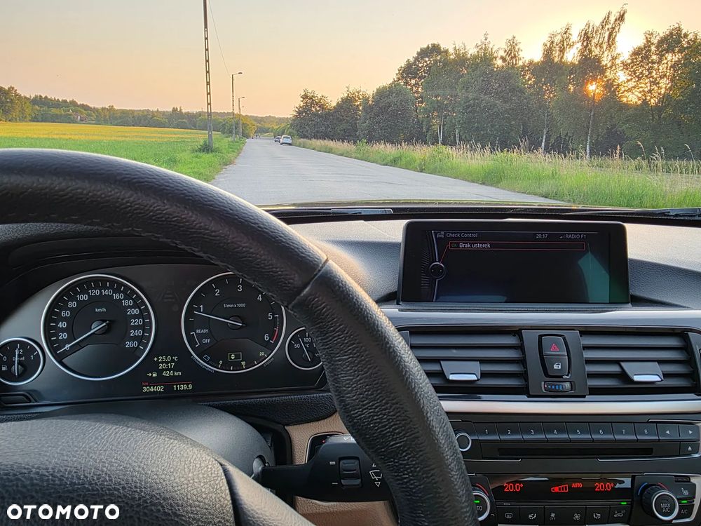BMW Seria 3 320d xDrive - 10