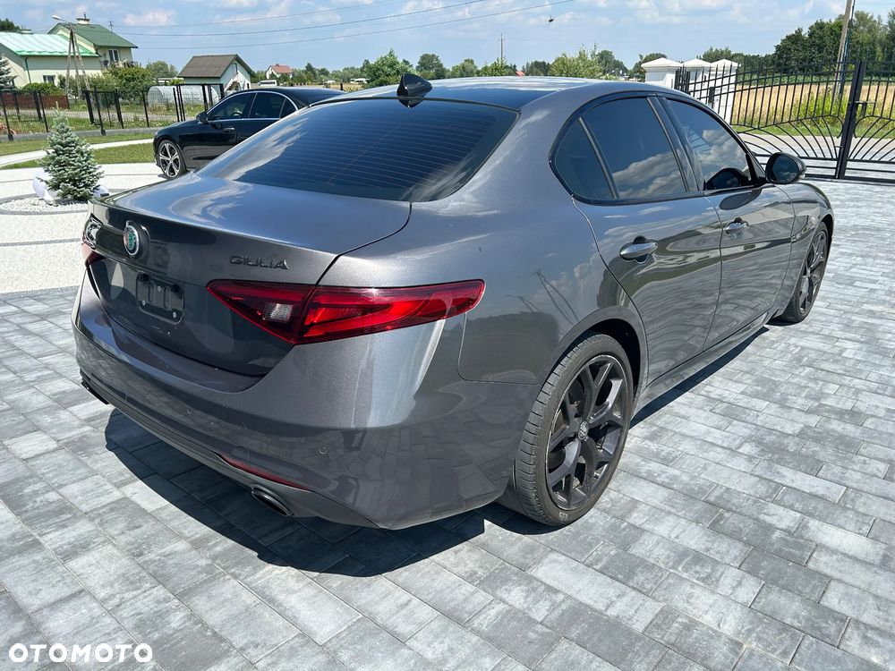 Alfa Romeo Giulia - 6