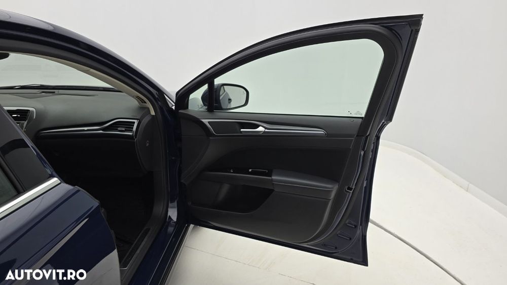 Ford Mondeo 2.0 HEV Titanium - 18