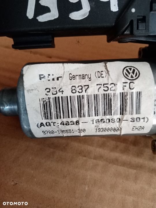 Silniczek Szyby prawy Przod VW Passat B5 3b4837752fc - 3