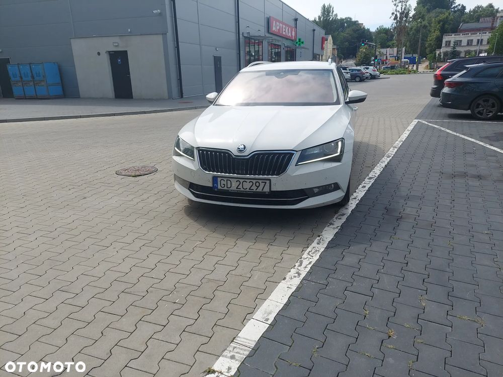 Skoda Superb 2.0 TDI Style DSG - 2