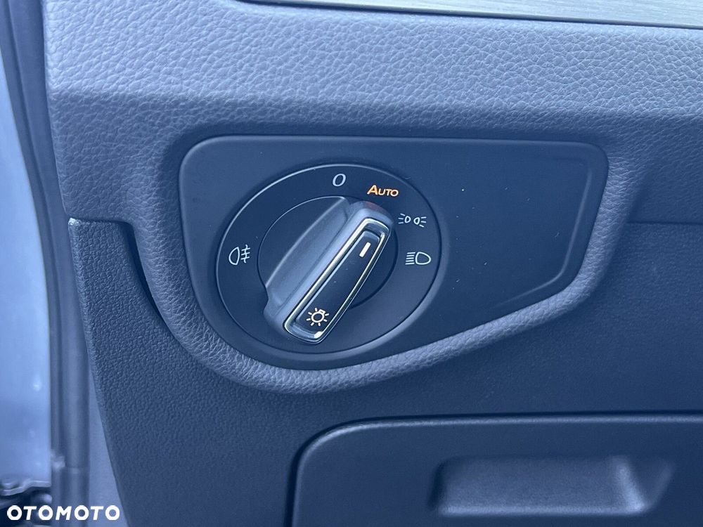 Volkswagen Touran 2.0 TDI BMT Comfortline DSG - 11