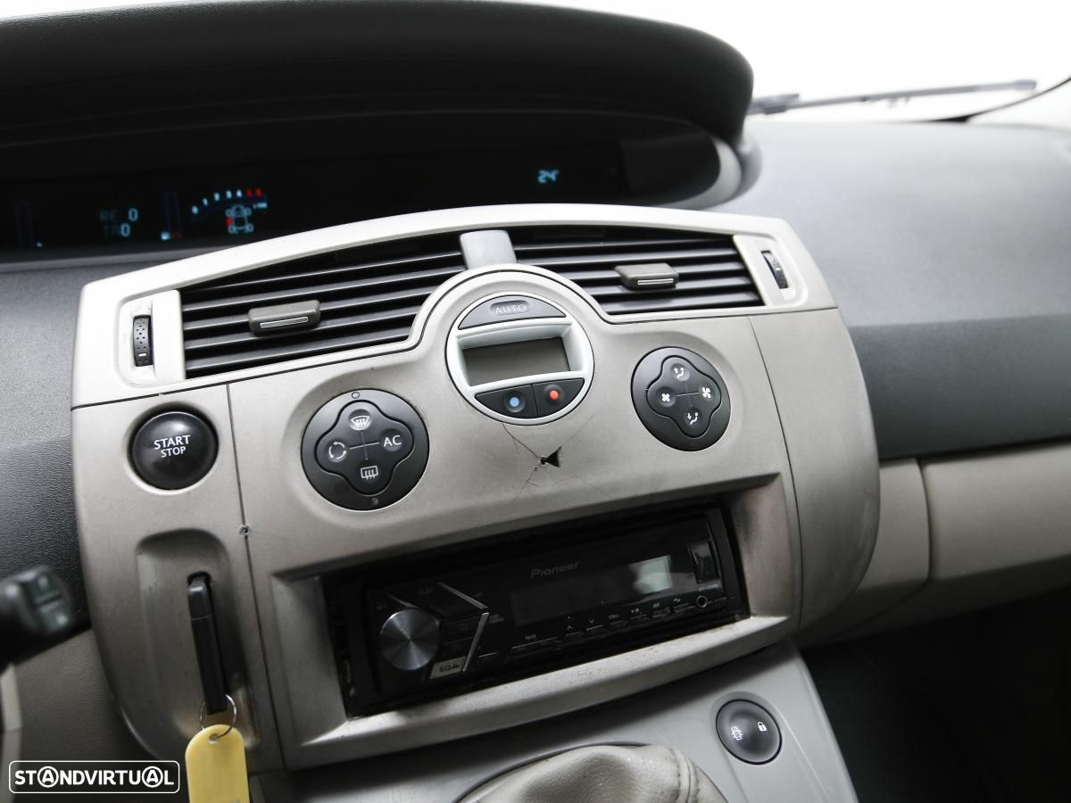 Renault Mégane Scénic - 9