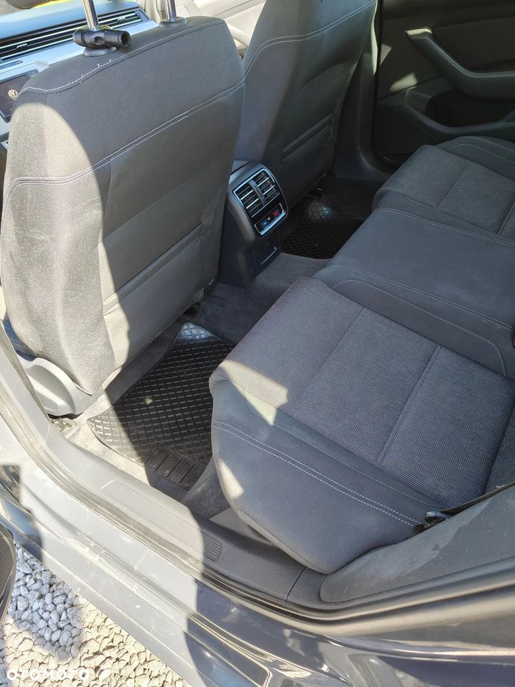 Volkswagen Passat - 10