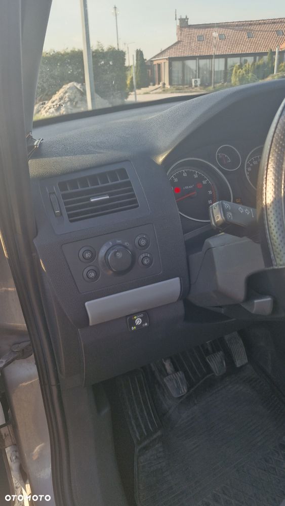 Opel Zafira 1.8 Family - 9