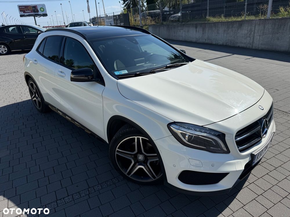 Mercedes-Benz GLA 250 4-Matic AMG Line - 14