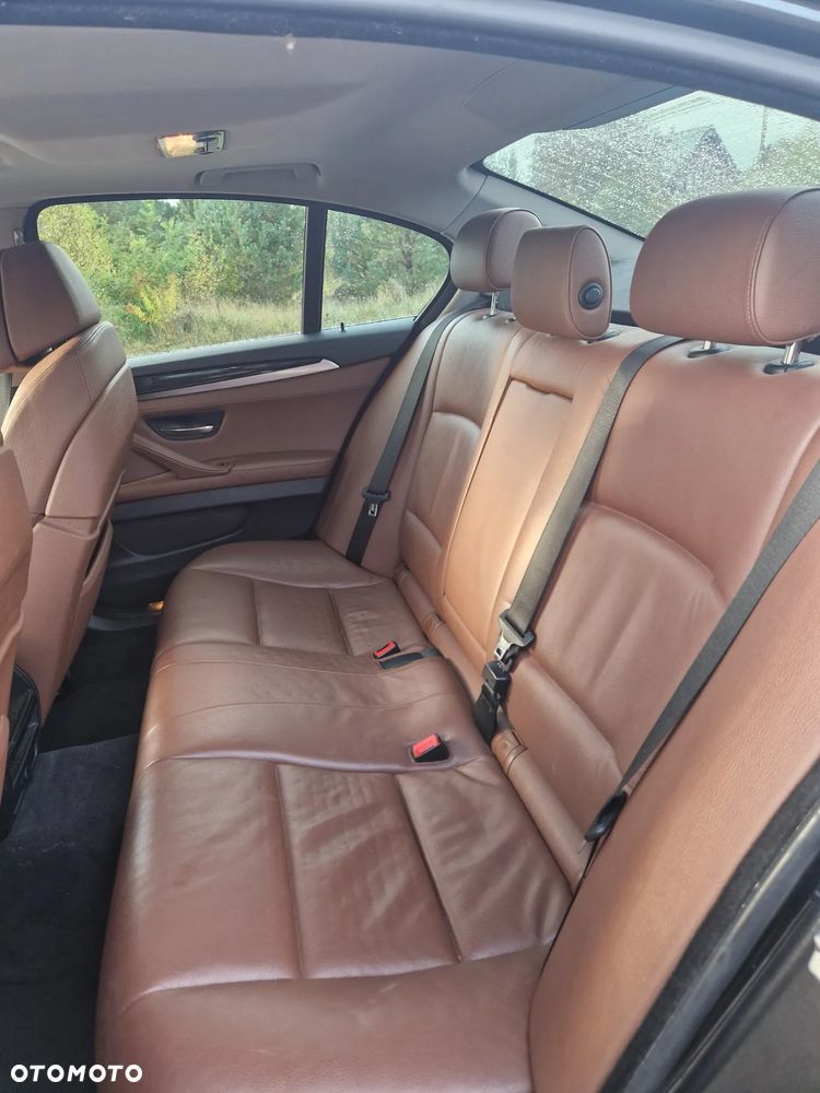 BMW Seria 5 525d xDrive - 6
