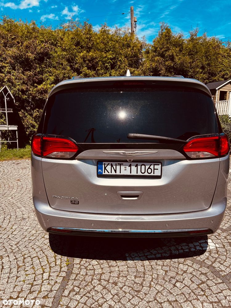 Chrysler Pacifica - 4