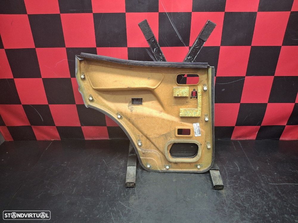 Quartela Trás Direita Nissan Terrano Ii (R20) - 2