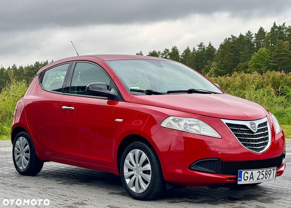 Lancia Ypsilon 1.2 8V Black&Red S&S - 1