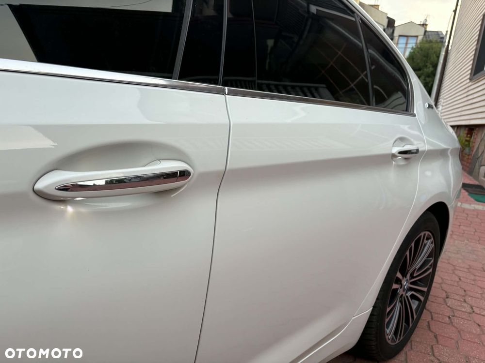 BMW Seria 5 530e iPerformance xDrive Luxury Line sport - 9