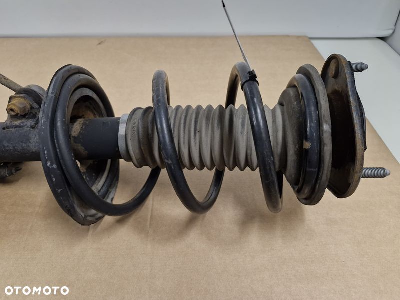 TOYOTA MATRIX 2 II E140 MCPHERSON PRAWY ZWROTNICA PRAWA PIASTA AMORTYZATOR - 3