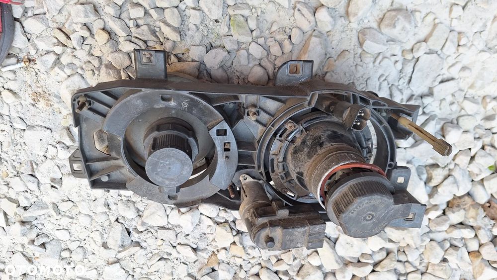 LAMPA PRAWY LEWY PRZOD BMW E34 - 4