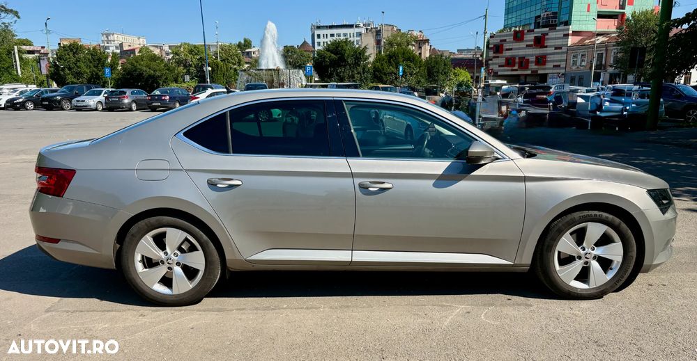 Skoda Superb 2.0 TDI Ambition - 1