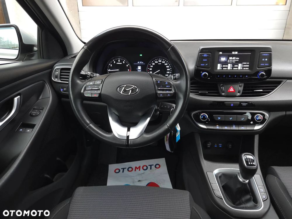 Hyundai i30 1.4 Select - 26