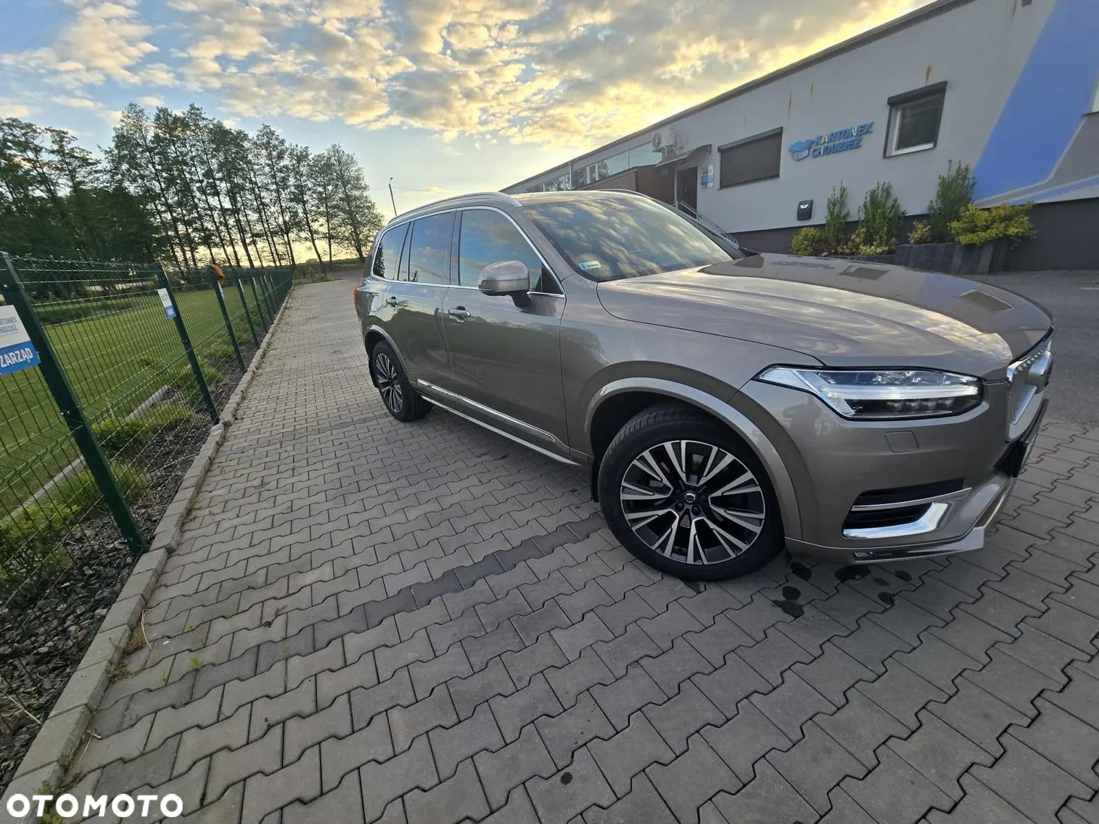 Volvo XC 90 - 1