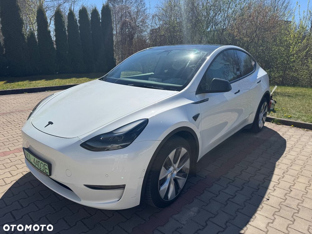 Tesla Model Y - 1