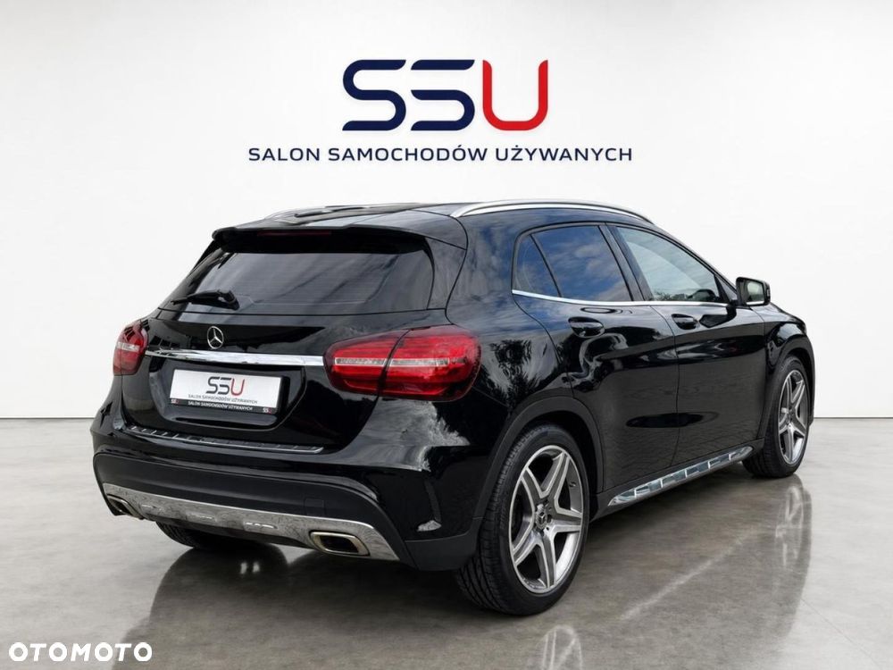 Mercedes-Benz GLA - 13