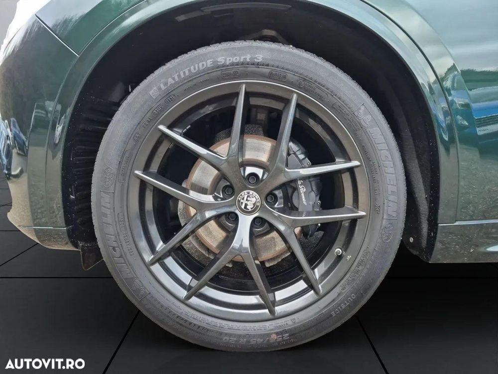 Alfa Romeo Stelvio - 10