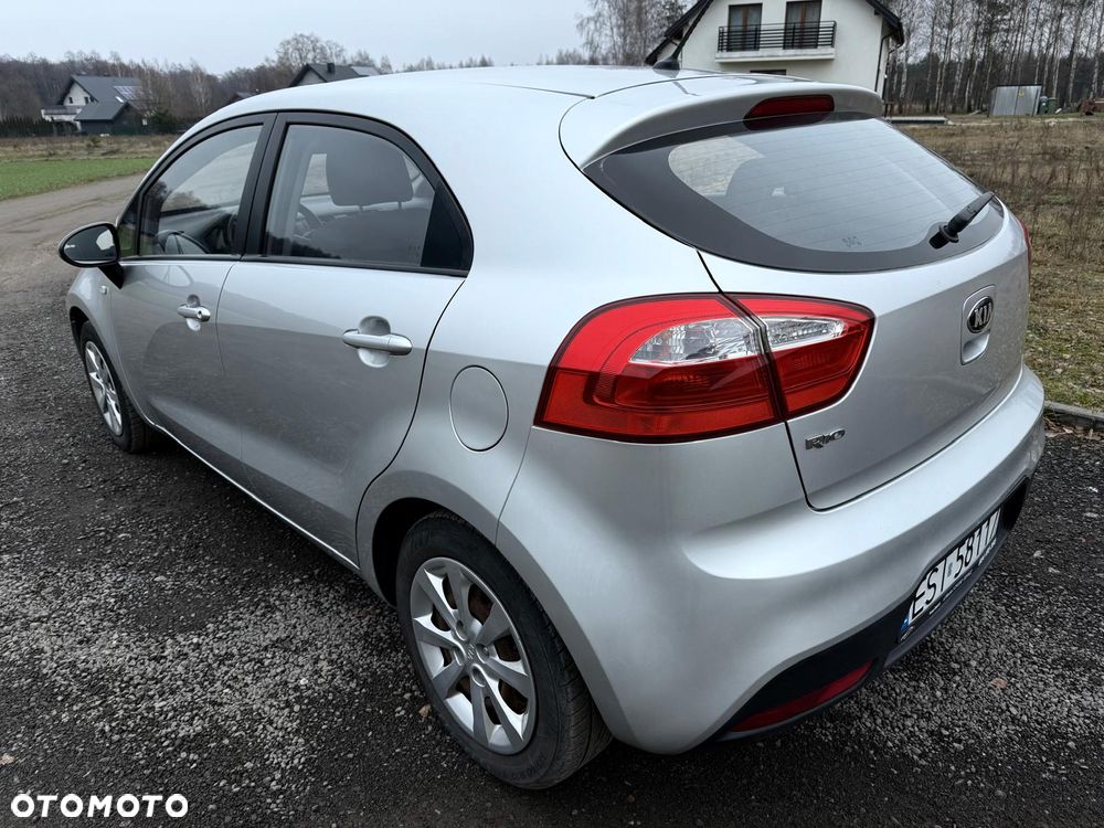 Kia Rio 1.2 Dream Team Edition - 8