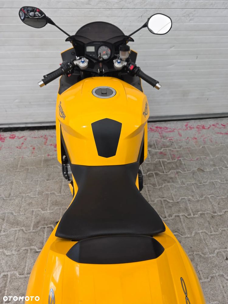 Triumph Daytona - 30