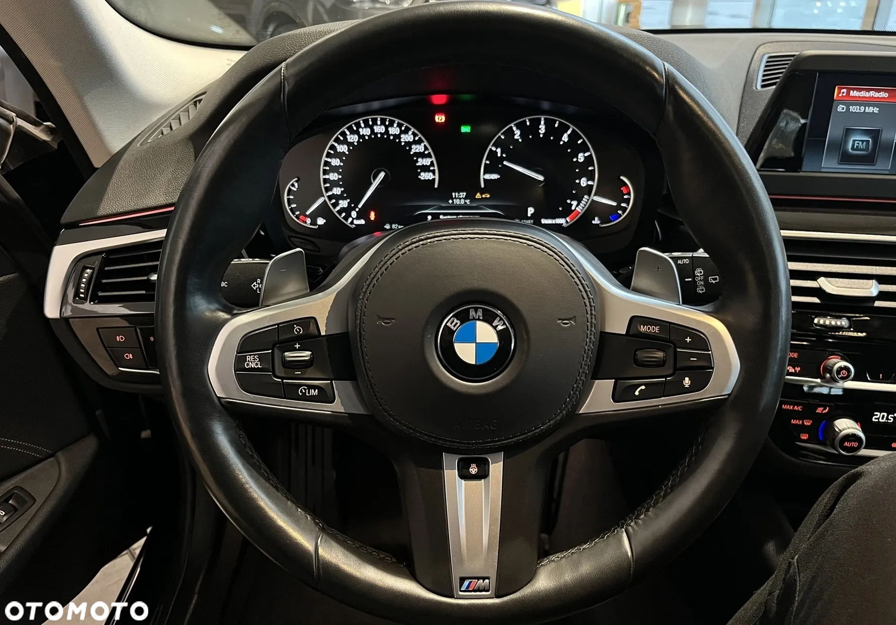BMW Seria 5 530i Touring - 12