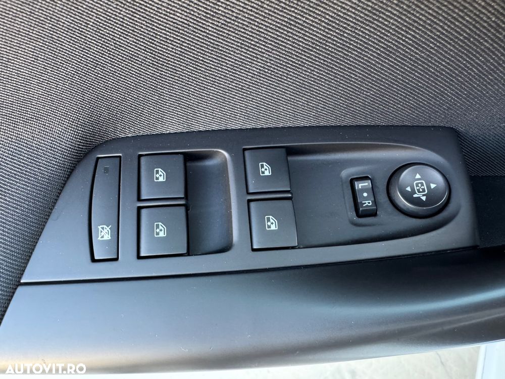 Opel Astra 1.6 D Start/Stop 120 Jahre - 11