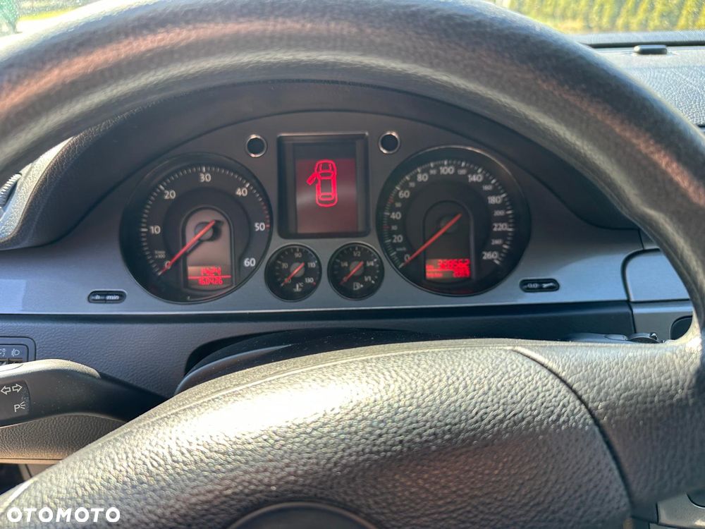 Volkswagen Passat 1.9 TDI Comfortline - 5