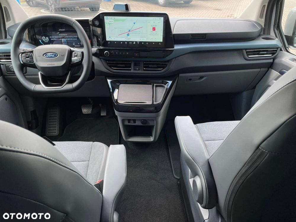 Ford Tourneo Custom - 37