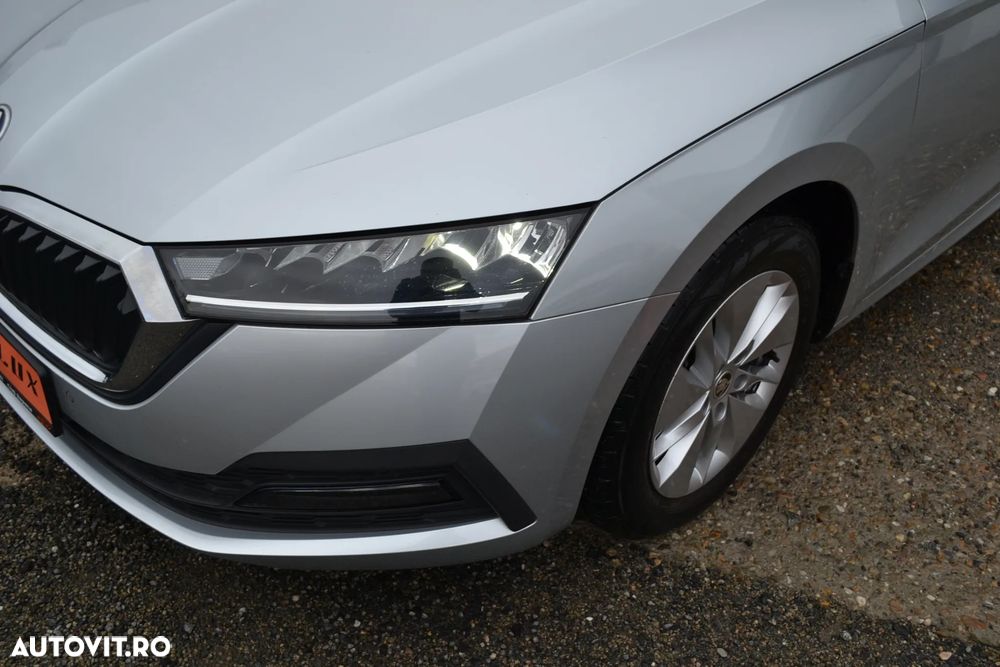 Skoda Octavia 2.0 TDI DSG Ambition - 35