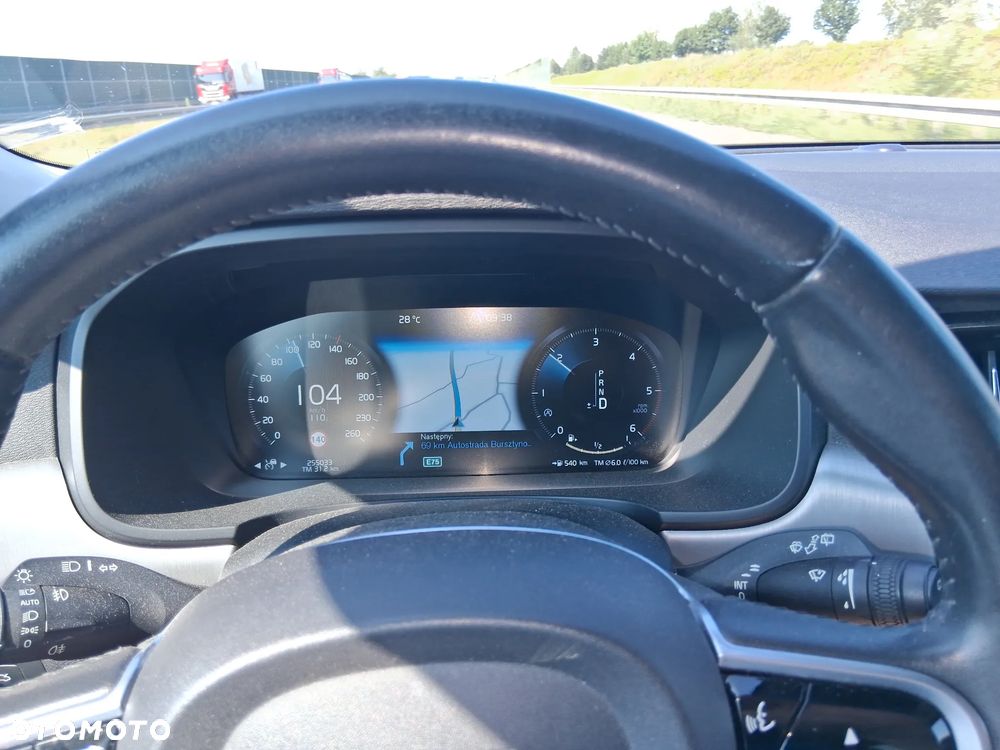 Volvo V90 D3 Geartronic Momentum Pro - 9