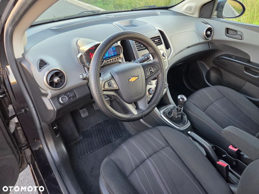 Chevrolet Aveo 1.2 LT - 11