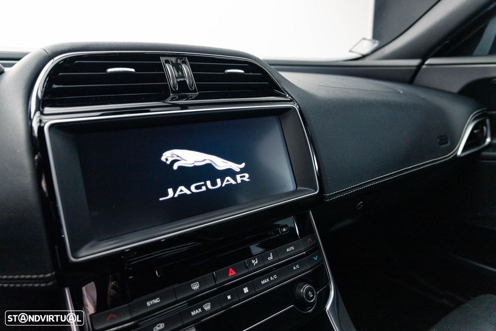 Jaguar XE 2.0 D R-Sport Aut. - 34