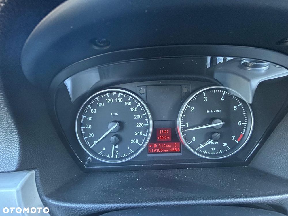 BMW Seria 3 318i - 12