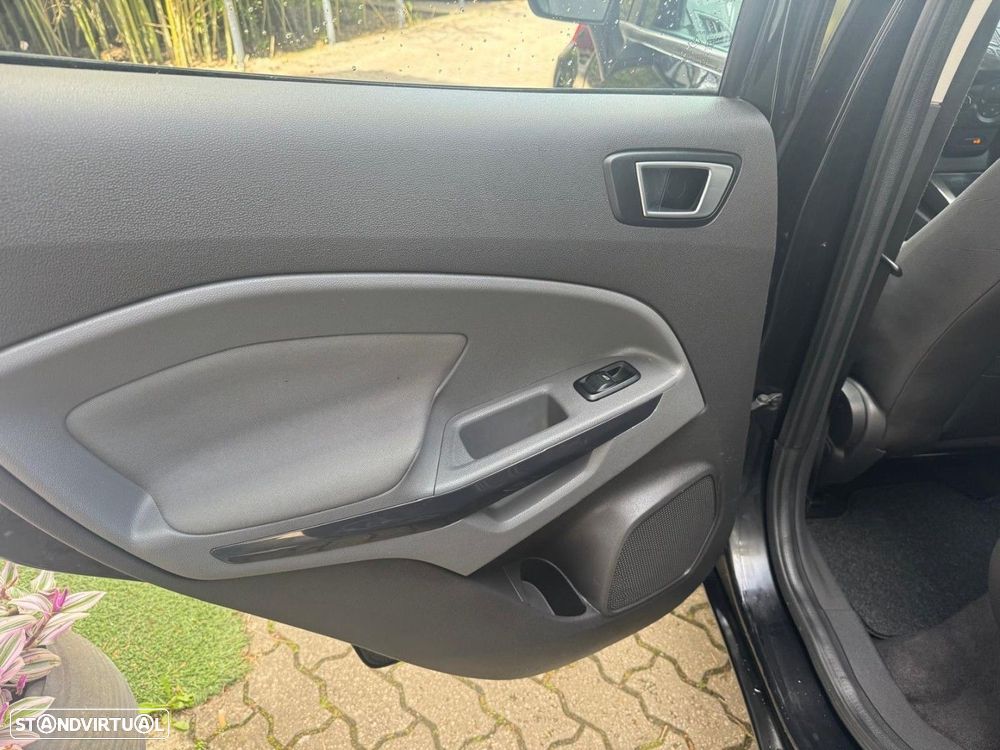 Ford EcoSport 1.5 TDCi Titanium - 12