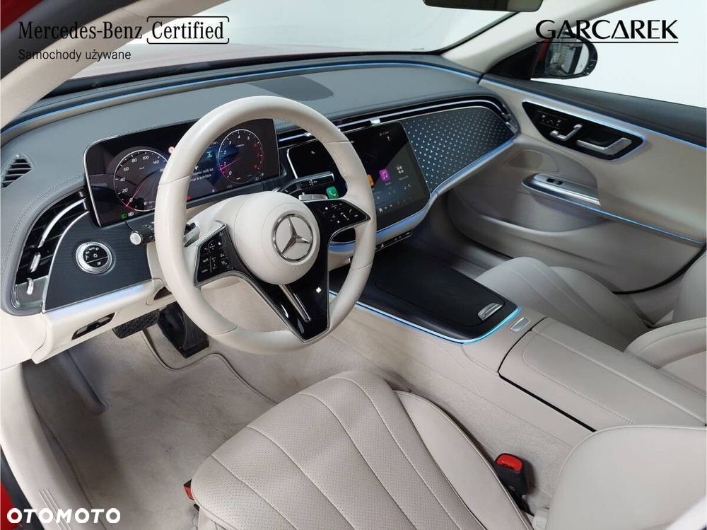 Mercedes-Benz Klasa E 200 mHEV 4-Matic Avantgarde 9G-Tronic - 24