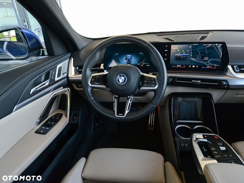 BMW iX2 xDrive30 66.5kWh M Sport - 34