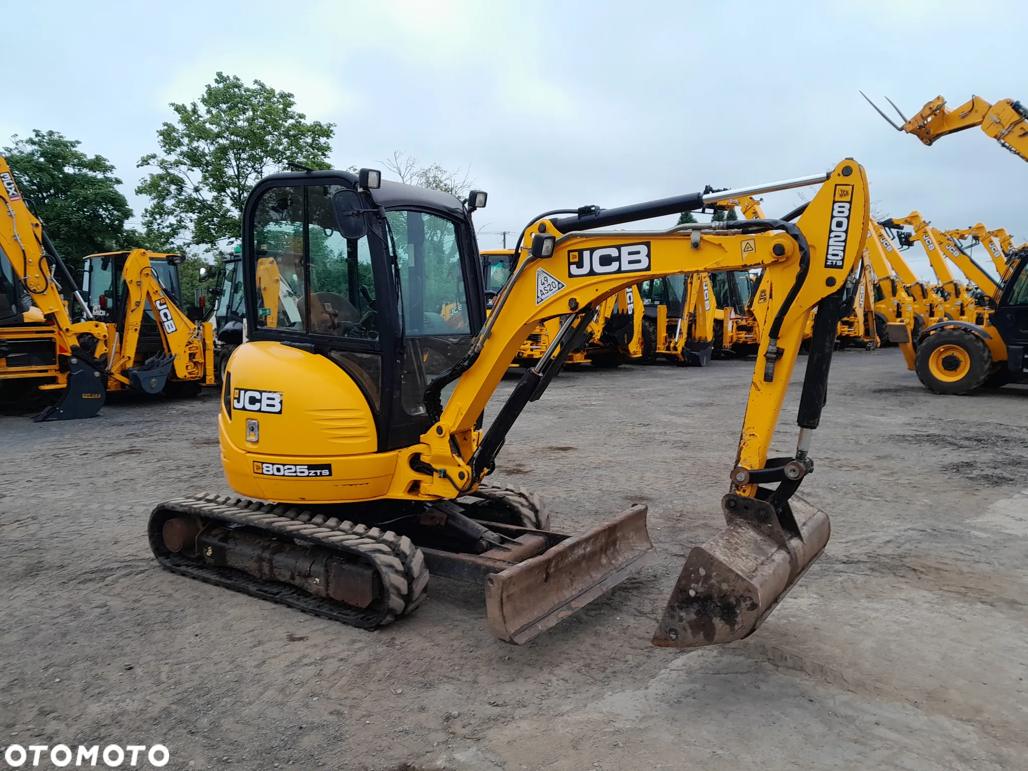 JCB 8025 - 2