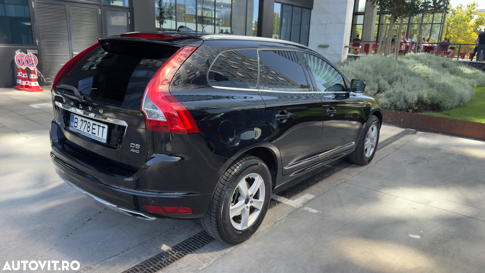 Volvo XC 60 D5 AWD Momentum - 3