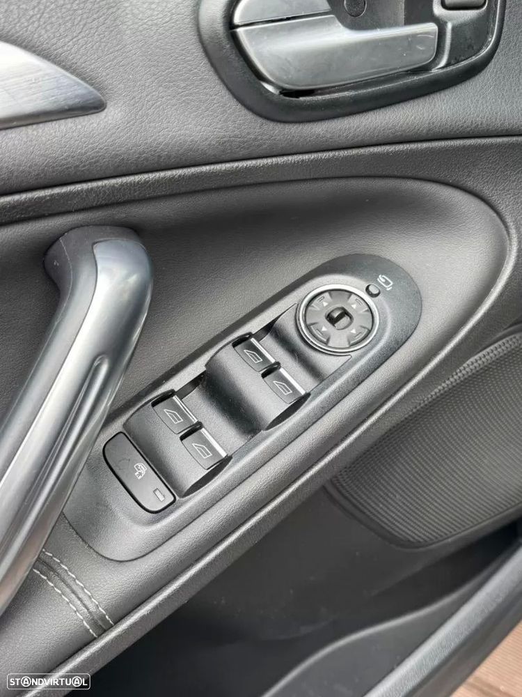 Ford S-Max 2.0 TDCi Titanium 7L - 13