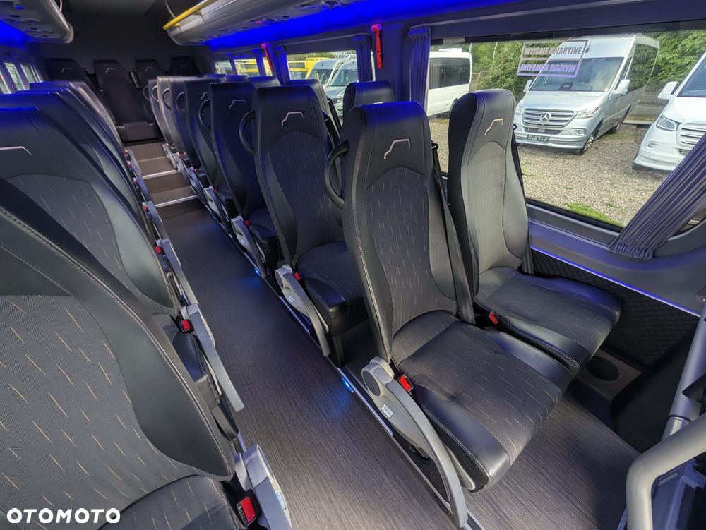 Mercedes-Benz Sprinter 517 - 13