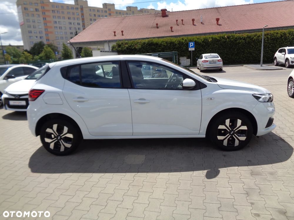 Dacia Sandero - 8