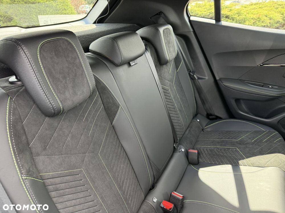 Peugeot 2008 PureTech mHEV GT E-DCS6 - 16