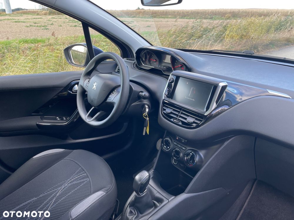 Peugeot 208 - 17