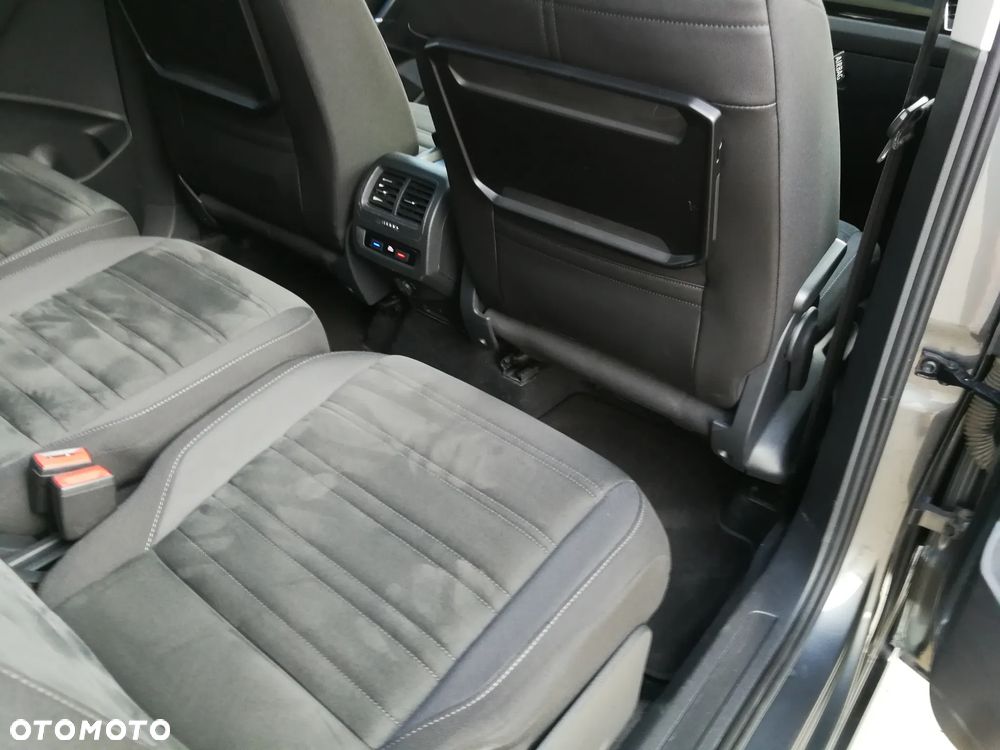 Volkswagen Touran - 9