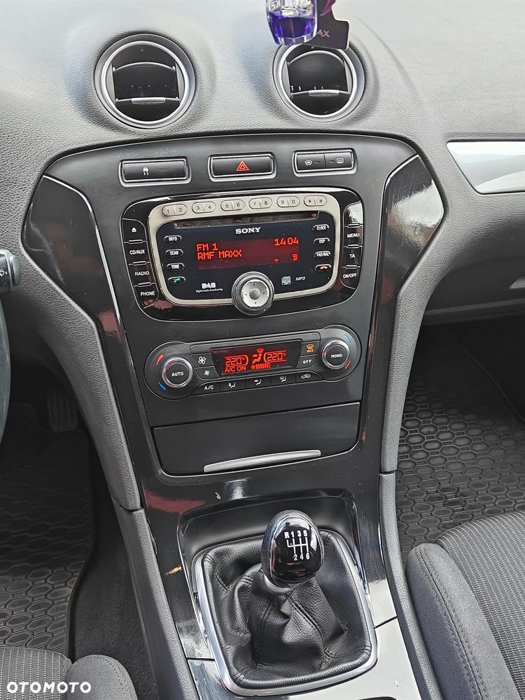 Ford Mondeo 2.0 TDCi Ambiente - 8
