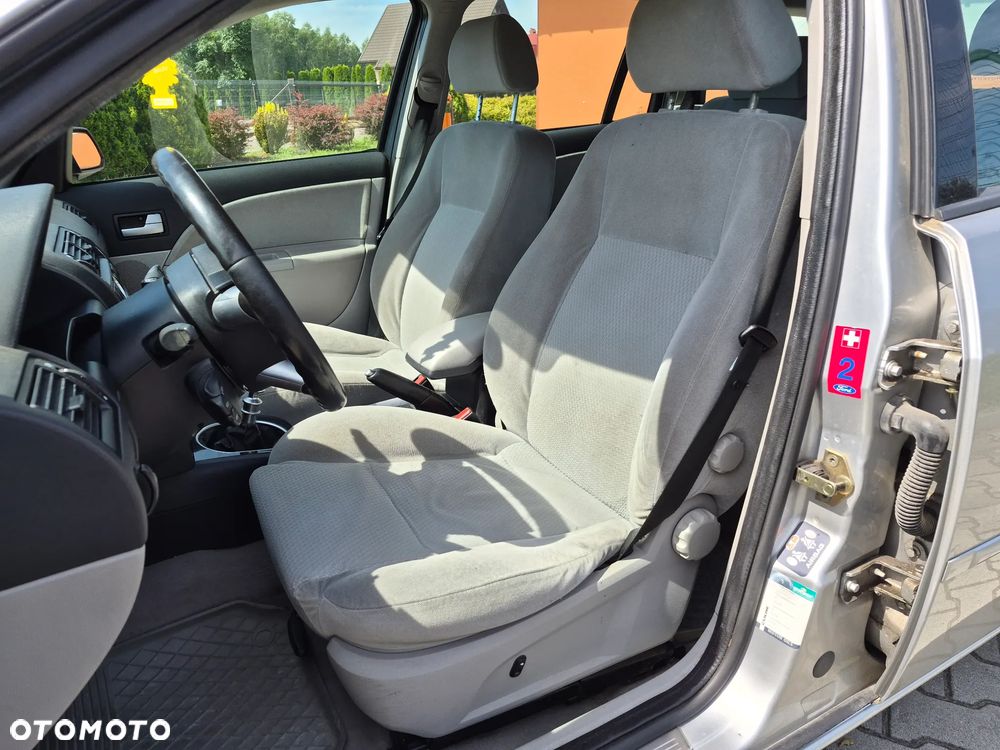 Ford Mondeo 2.5 V6 Ghia X - 14