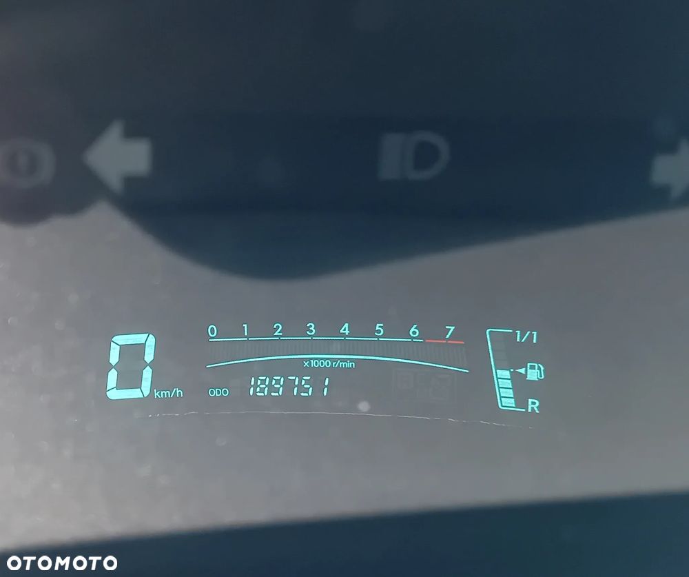 Toyota Yaris - 7